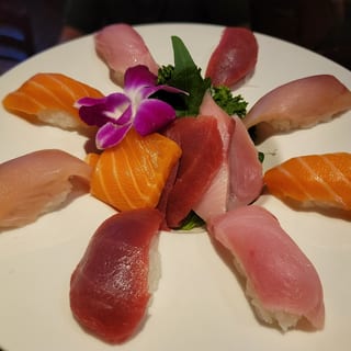 SU2-YANAGI DELUXE (8PCS SUSHI 6PCS SASHIMI)