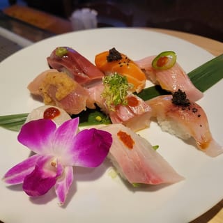 SU5-OMAKASE SUSHI (8PCS)