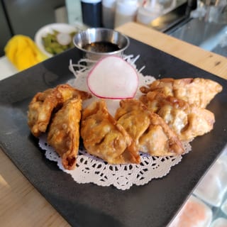 SD7-GYOZA (6PCS)
