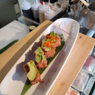 SD4-CRISPY RICE WITH SPICY TUNA (4PCS)